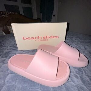 New in box J/SLIDES size 9 light pink